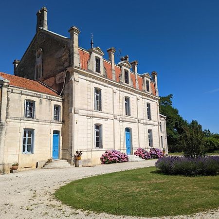 Domaine Du Faure Bed & Breakfast Chadurie Bagian luar foto