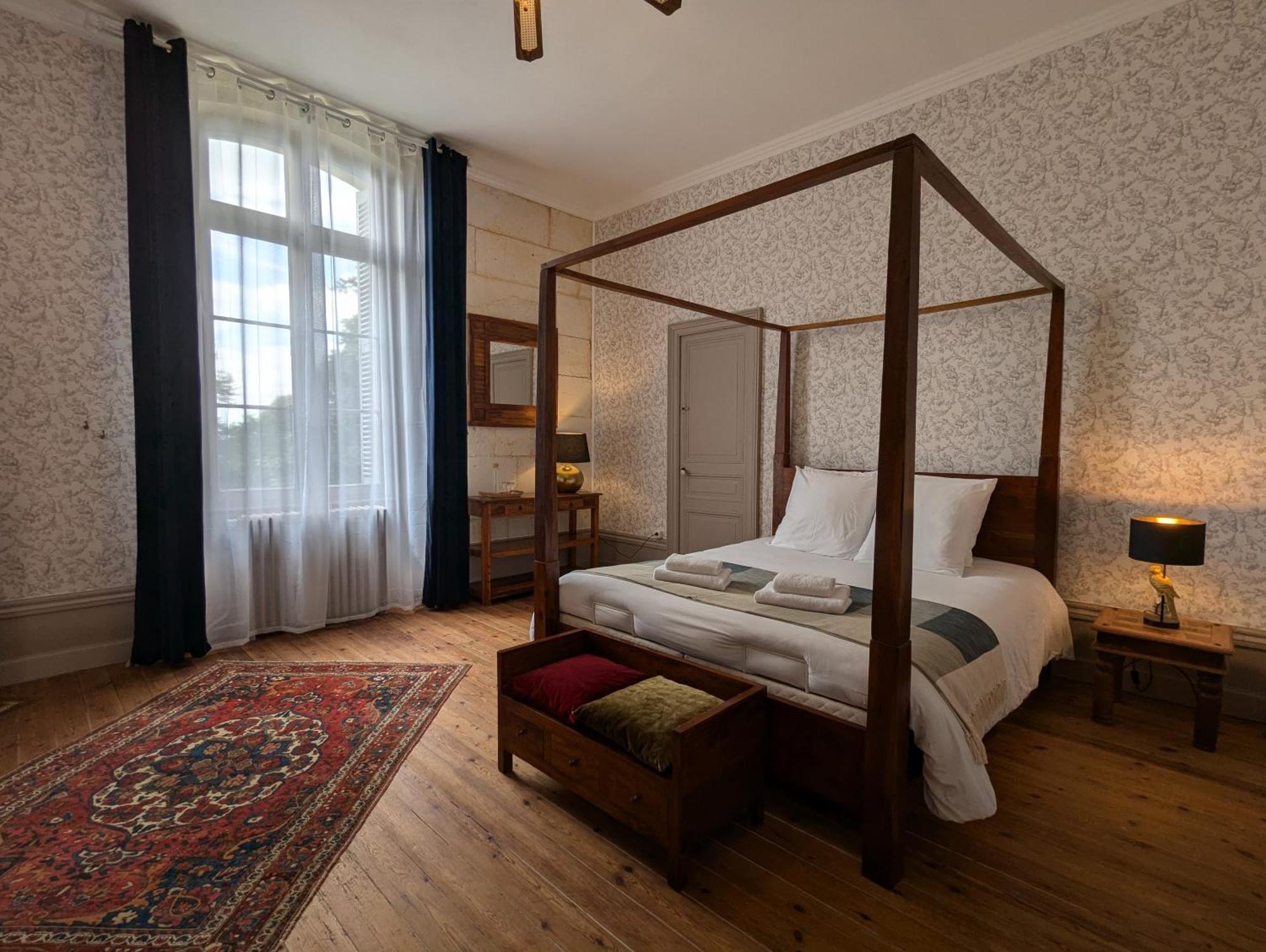 Domaine Du Faure Bed & Breakfast Chadurie Bagian luar foto